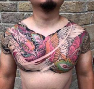 女生胸部紫蝶纹身，令人遐想ing的纹身_胸部纹身图案大全_纹身图吧第2张