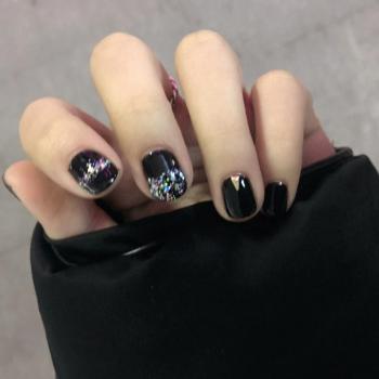 黑美甲图片 _ 第(20)张