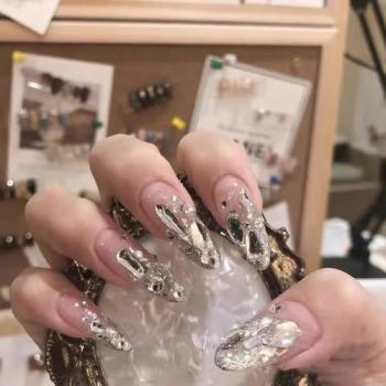 适合40岁女人的美甲 适合40岁女人的美甲推荐第1张