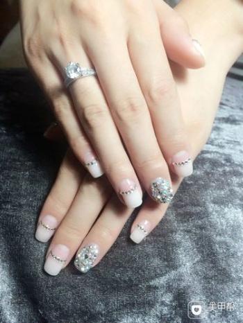 白美甲图片 _ 第(19)张