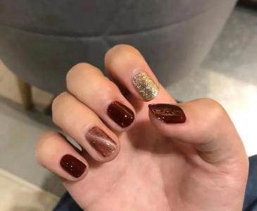 黑美甲图片 _ 第(11)张