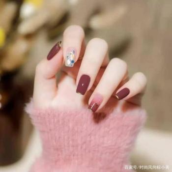 黑美甲图片 _ 第(16)张