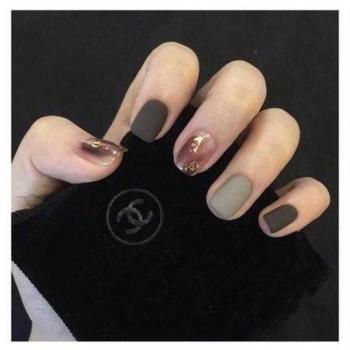 黑美甲图片 _ 第(10)张