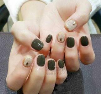 黑美甲图片 _ 第(19)张