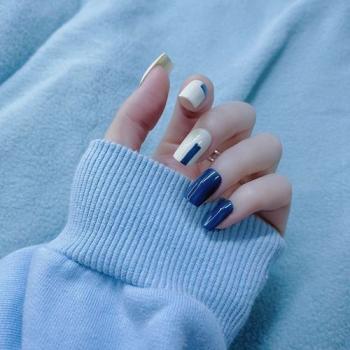 蓝色系好看的美甲 浅蓝色有哪些好看的美甲图片第6张