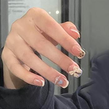 红指甲美甲图片 红色指甲美图第5张