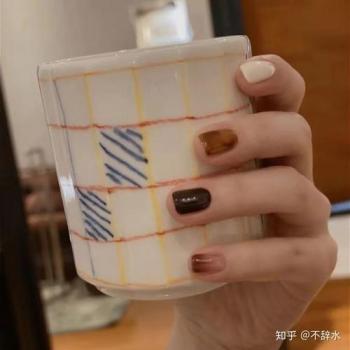 黑美甲图片 _ 第(13)张