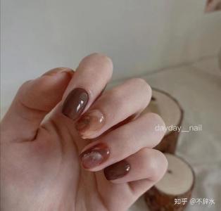 黑美甲图片 _ 第(15)张