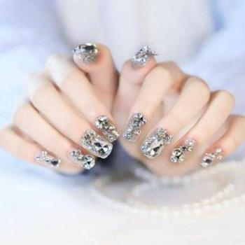 适合40岁女人的美甲 适合40岁女人的美甲推荐第4张