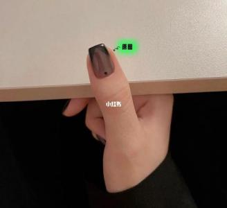 黑美甲图片 _ 第(17)张