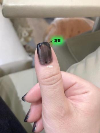 黑美甲图片 _ 第(19)张
