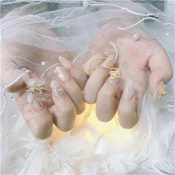白美甲图片 _ 第(19)张