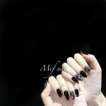 透黑色美甲图片大全 冰透黑美甲款式图片大全第0张