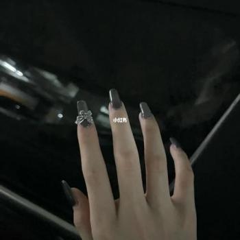 黑美甲图片 _ 第(9)张