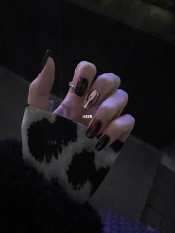 黑美甲图片 _ 第(15)张