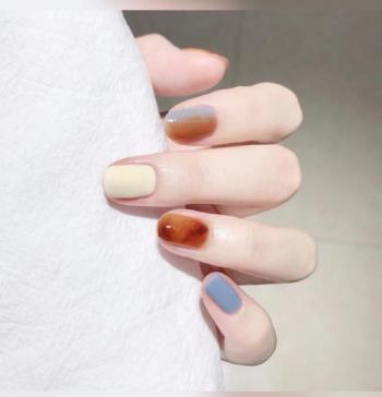 白美甲图片 _ 第(11)张