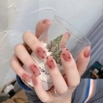 黑皮肤适合什么颜色的美甲 黑色皮肤适合什么样的美甲第6张