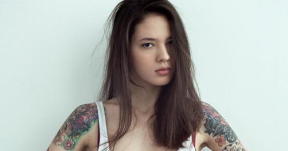 高清美国美女女星梅根·福克斯的时尚纹身第2张