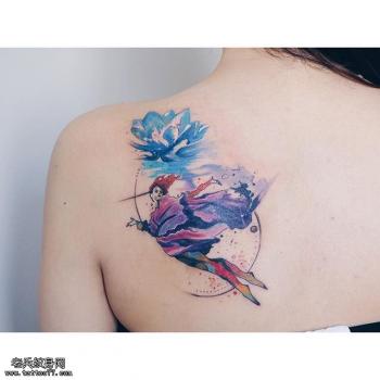 肩部水彩莲花美女纹身图案第0张
