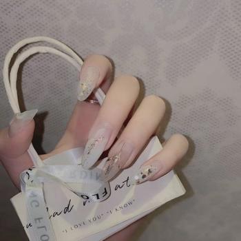 白美甲图片 _ 第(13)张