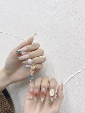 白美甲图片 _ 第(10)张