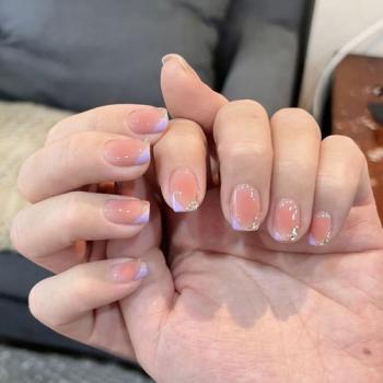 白美甲图片 _ 第(16)张