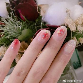 白美甲图片 _ 第(19)张