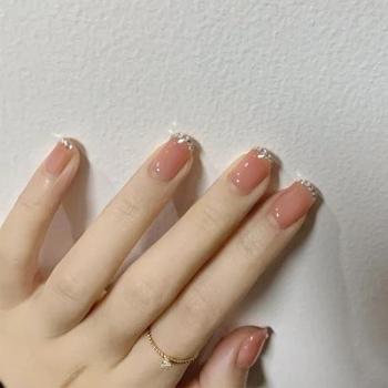 白美甲图片 _ 第(3)张