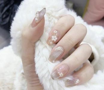 白美甲图片 _ 第(18)张