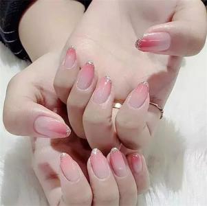 白美甲图片 _ 第(18)张