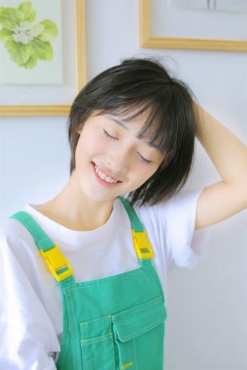 清纯短发第3张