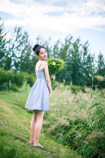 清纯美女第1张
