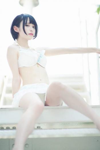 泳装美女图片 _ 第(2)张