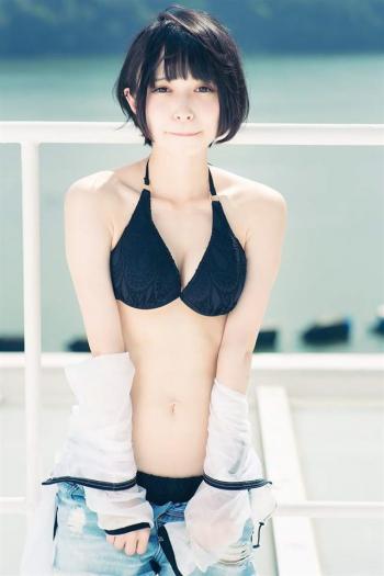 泳装美女图片 _ 第(8)张