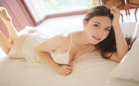蕾丝美女图片 _ 第(3)张
