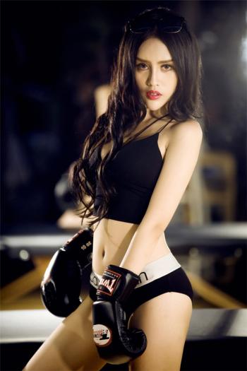 性感内衣美女拳击狂野诱惑手机壁纸_高清手机壁纸图片大全第0张