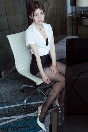 美女秘书图片 _ 第(1)张