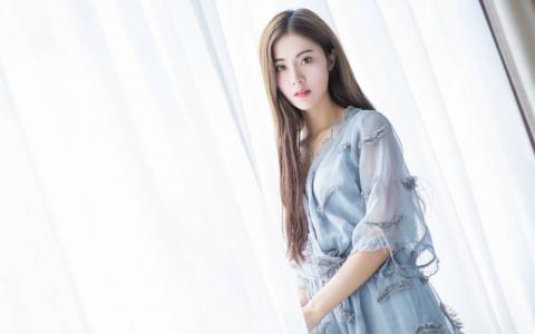 寂寞女子图片 _ 第(1)张