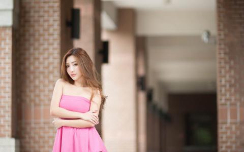 丰满美女图片 _ 第(4)张