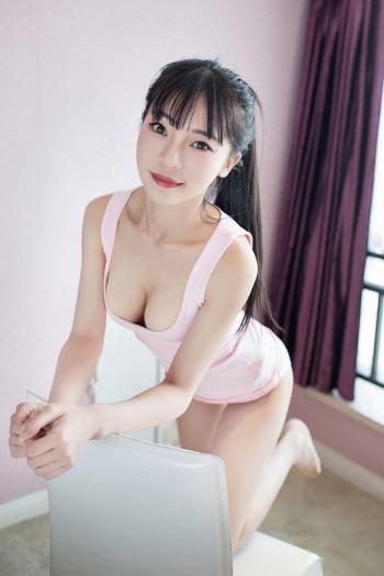 诱人美女模特俏皮妹子莉莉丝学生短裙内内走光光高清美女壁纸图片第2张