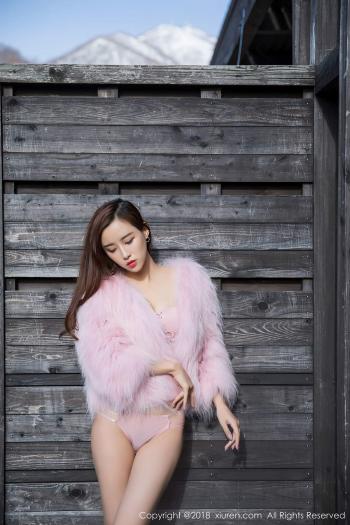 美女猫宝图片 _ 第(2)张