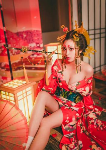 日本 熟女丰乳翘臀性感少妇情趣内衣大尺度诱惑写真第3张