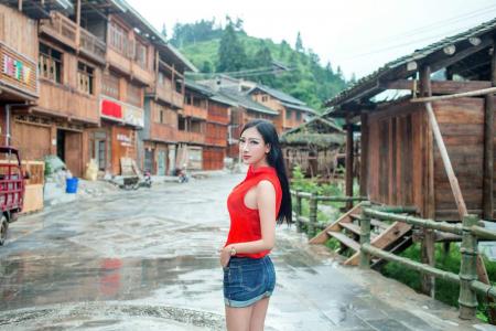 D罩杯美女图片 _ 第(1)张