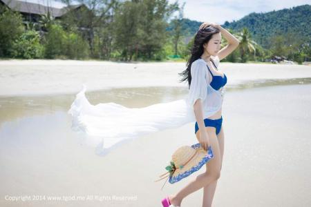 沙滩美女图片 _ 第(10)张