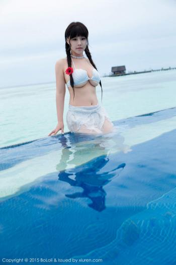 沙滩美女图片 _ 第(9)张