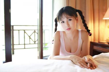 背心美女图片 _ 第(7)张