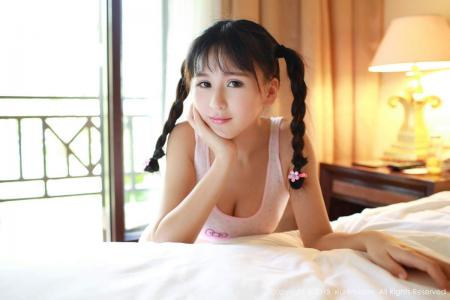 背心美女图片 _ 第(8)张