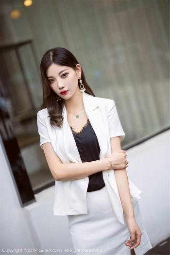西装美女图片 _ 第(10)张