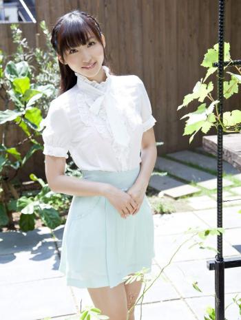 平胸女孩图片 _ 第(1)张