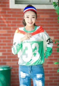 高清广西桂林美女莫绮雯大秀事业线胸部真是太美丽了